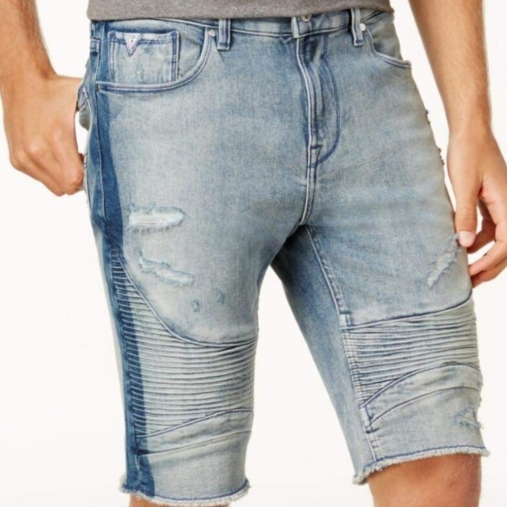 NWT GUESS Slim Fit Deconstructed Denim Shorts 32